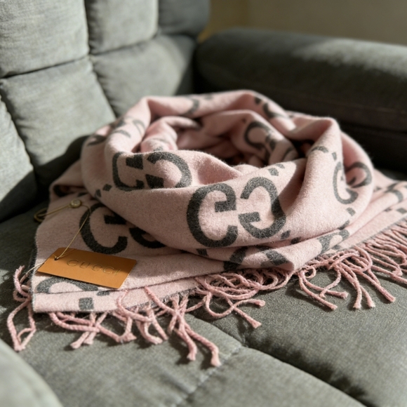 <AUTHENTIC>Gucci Scarf